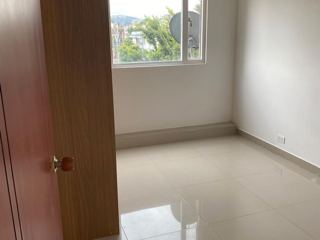 Apartamento en arriendo en Ciudad Berna, Bogotá · foto 3 de 11
