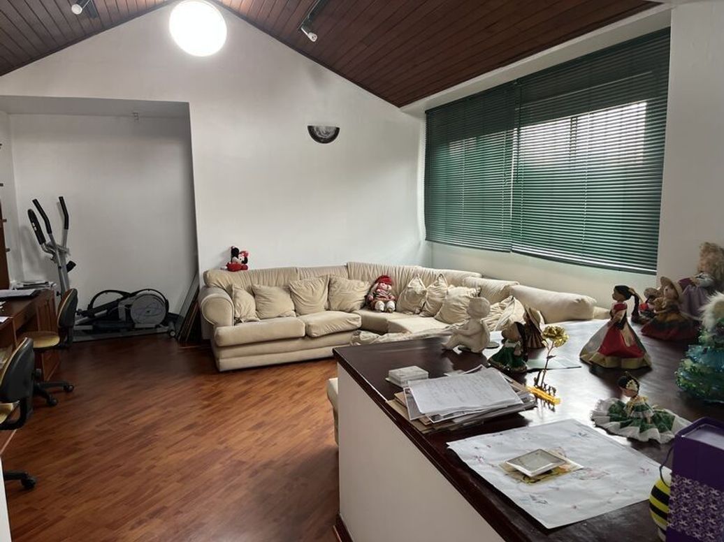Apartamento de 4 alcobas en venta en San Patricio, Bogotá, 206 m² · foto 3 de 12