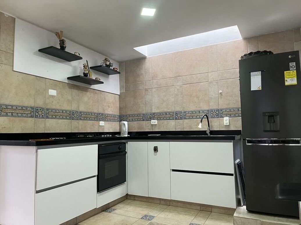 Apartamento de 4 alcobas en venta en San Patricio, Bogotá, 206 m² · foto 4 de 12