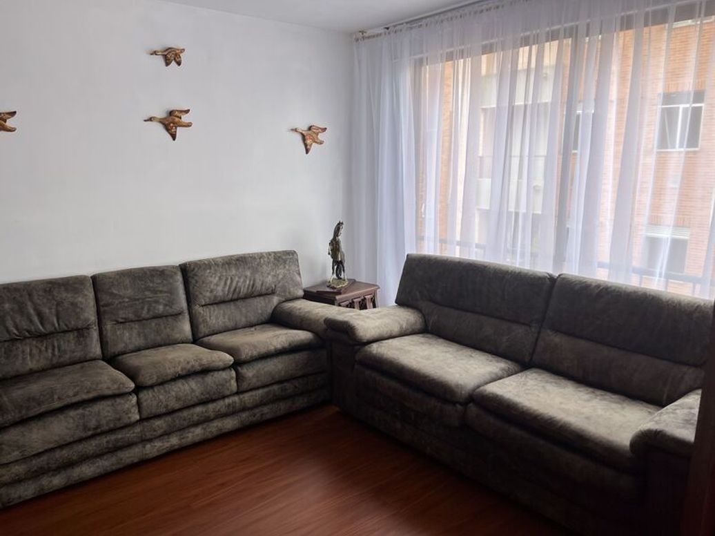 Apartamento de 4 alcobas en venta en San Patricio, Bogotá, 206 m² · foto 2 de 12