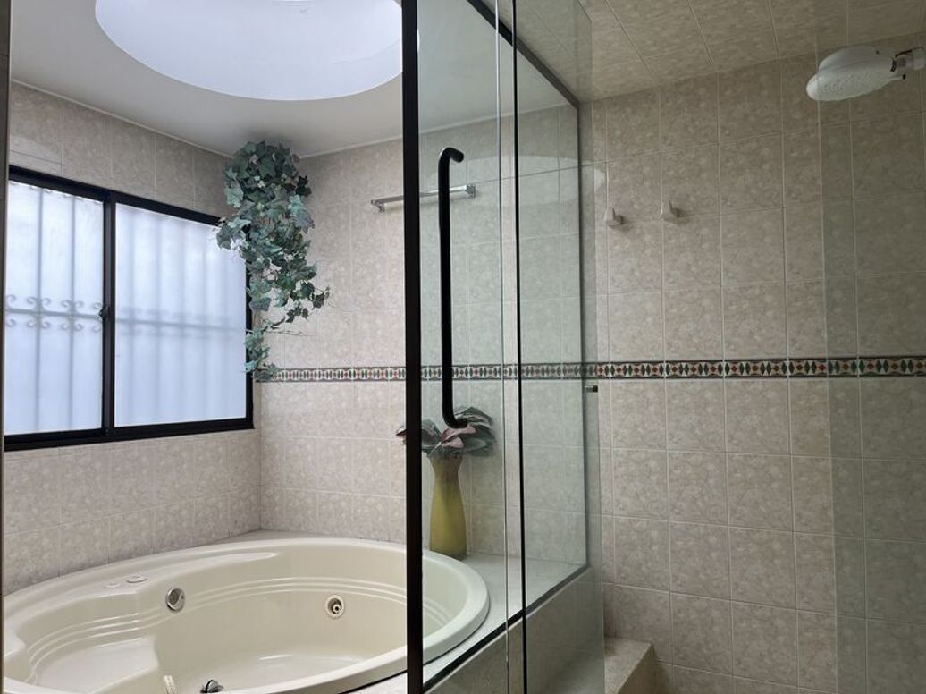 Apartamento de 4 alcobas en venta en San Patricio, Bogotá, 206 m² · foto 8 de 12