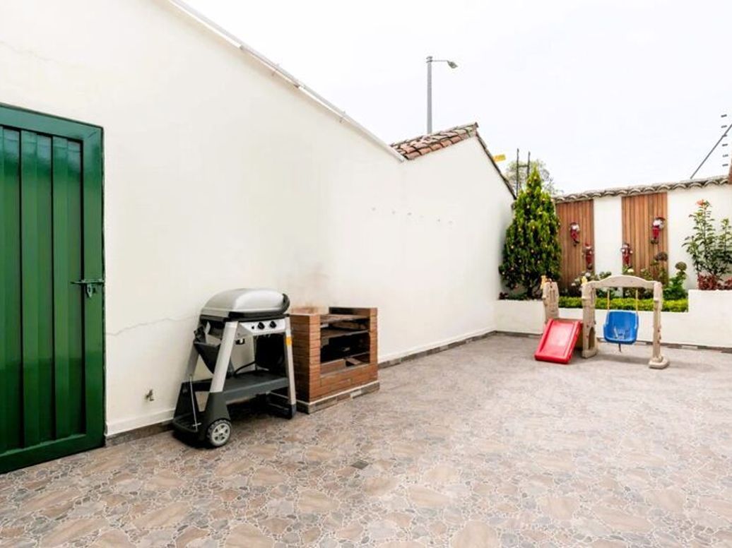 Casa de 5 alcobas en venta en Los Cedritos, Bogotá, 203 m² · foto 15 de 16