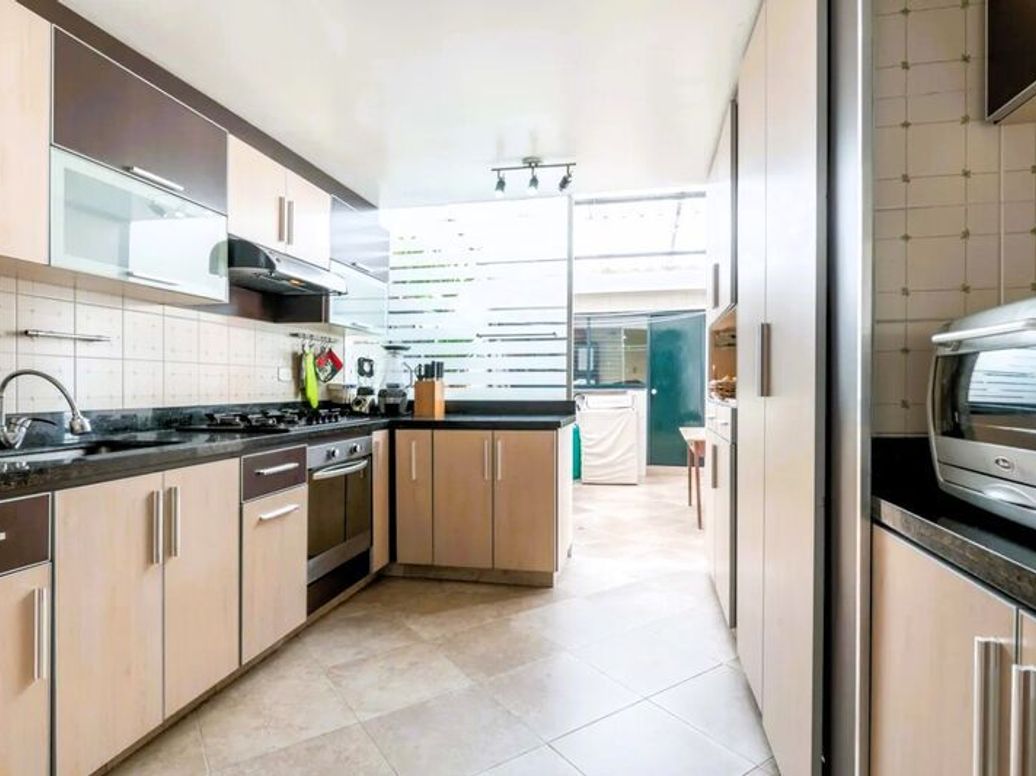 Casa de 5 alcobas en venta en Los Cedritos, Bogotá, 203 m² · foto 6 de 16