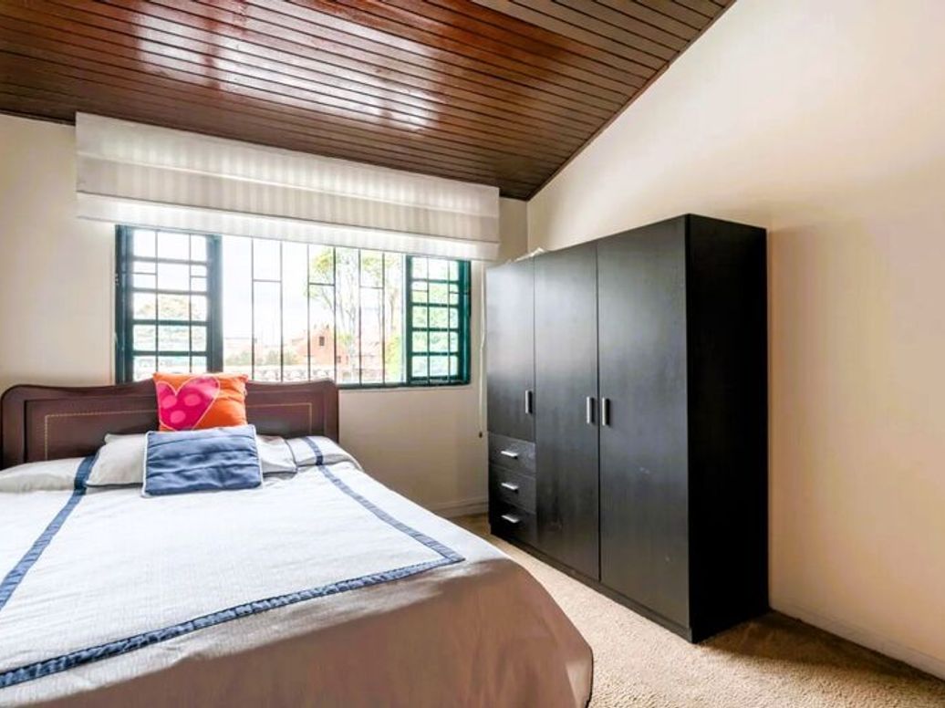 Casa de 5 alcobas en venta en Los Cedritos, Bogotá, 203 m² · foto 9 de 16