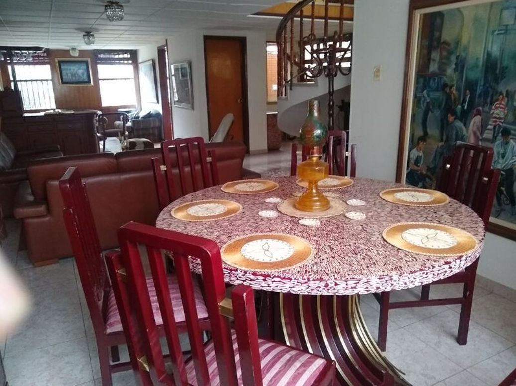 Casa de 7 alcobas en venta en Normandía, Bogotá, 506 m² · foto 14 de 20