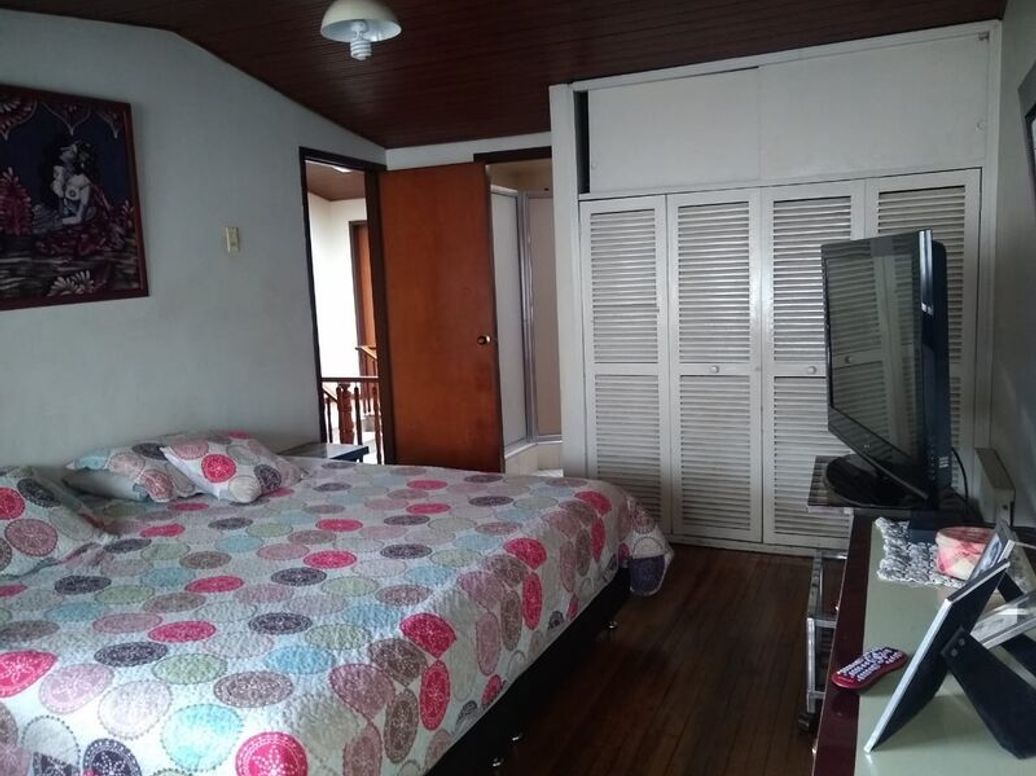 Casa de 7 alcobas en venta en Normandía, Bogotá, 506 m² · foto 5 de 20