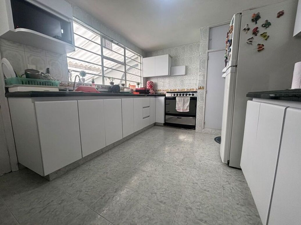Casa de 4 alcobas en venta en Las Américas, Bogotá, 280 m² · foto 13 de 20