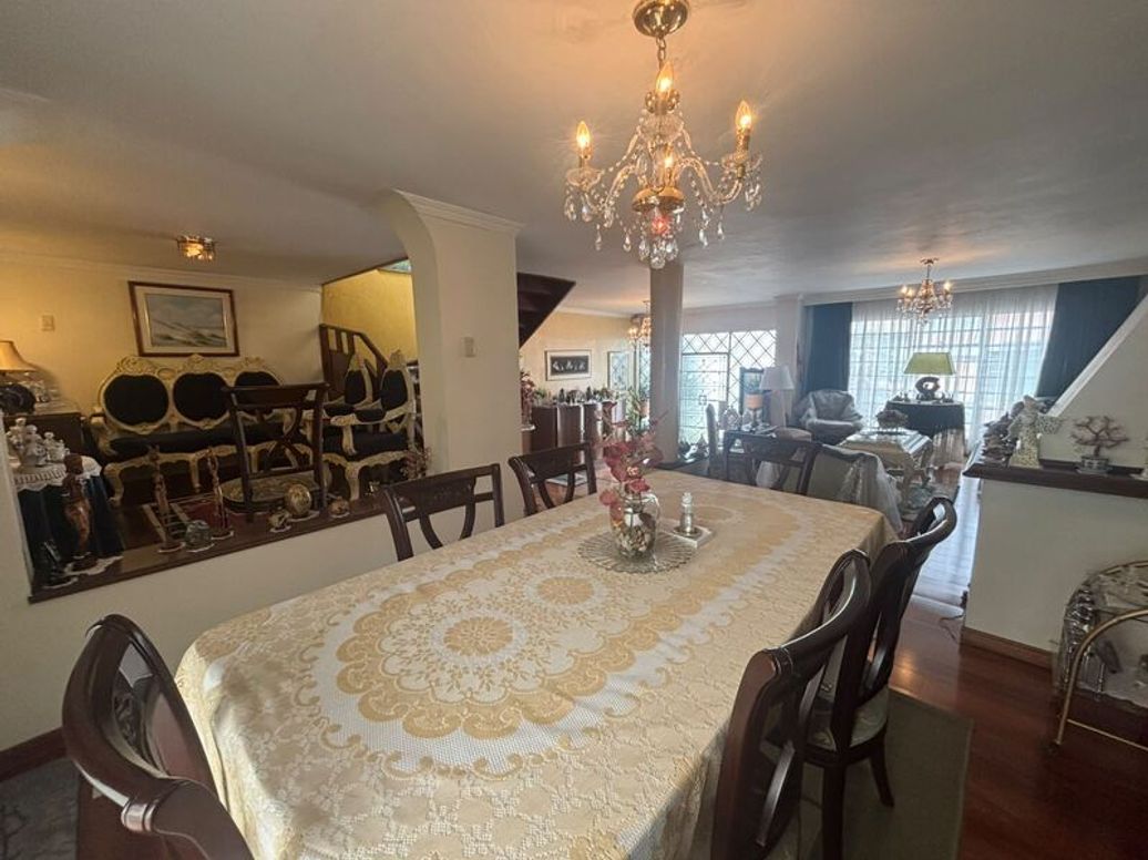 Casa de 4 alcobas en venta en Las Américas, Bogotá, 280 m² · foto 10 de 20