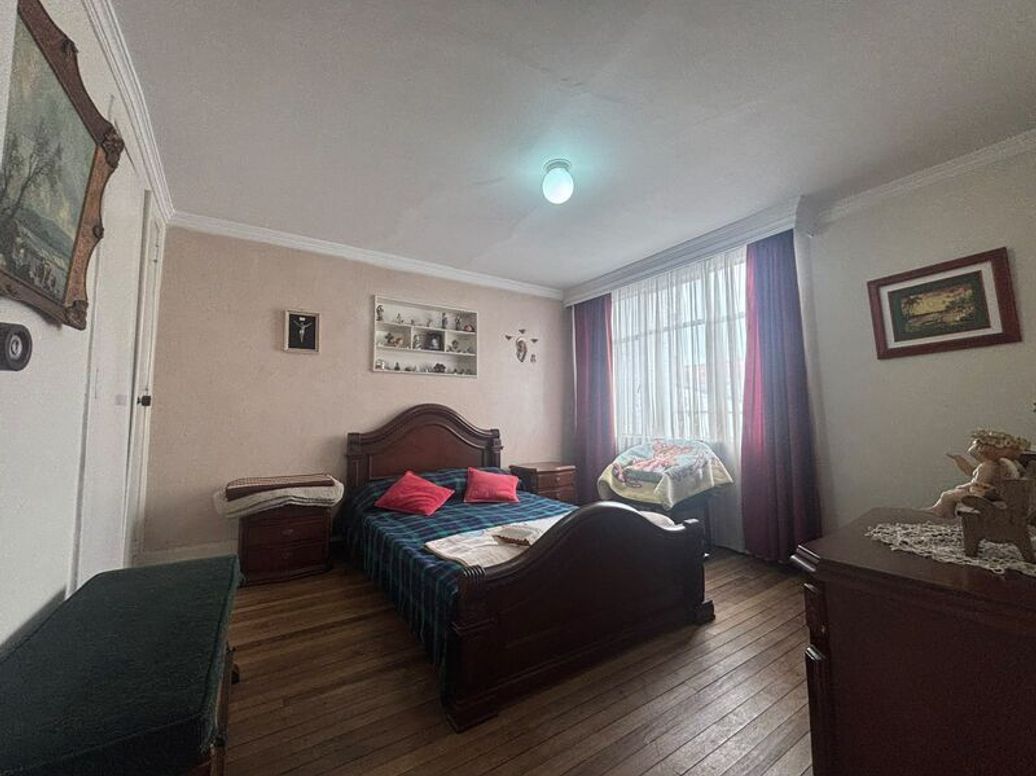 Casa de 4 alcobas en venta en Las Américas, Bogotá, 280 m² · foto 17 de 20
