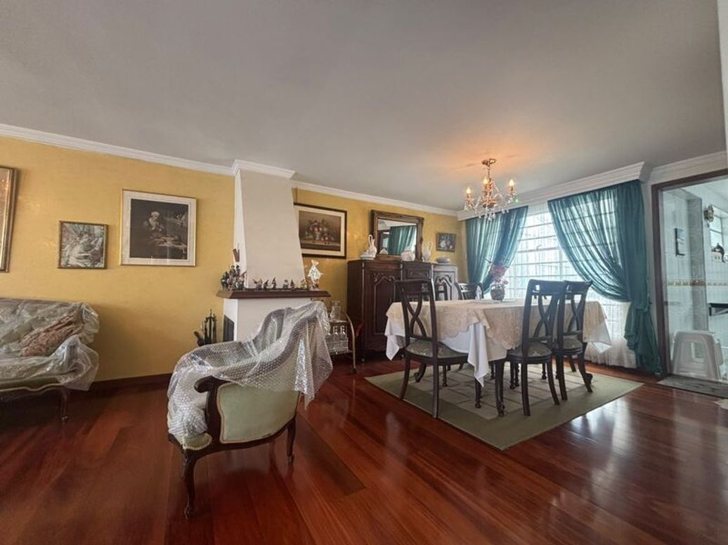 Casa de 4 alcobas en venta en Las Américas, Bogotá, 280 m² · foto 2 de 20