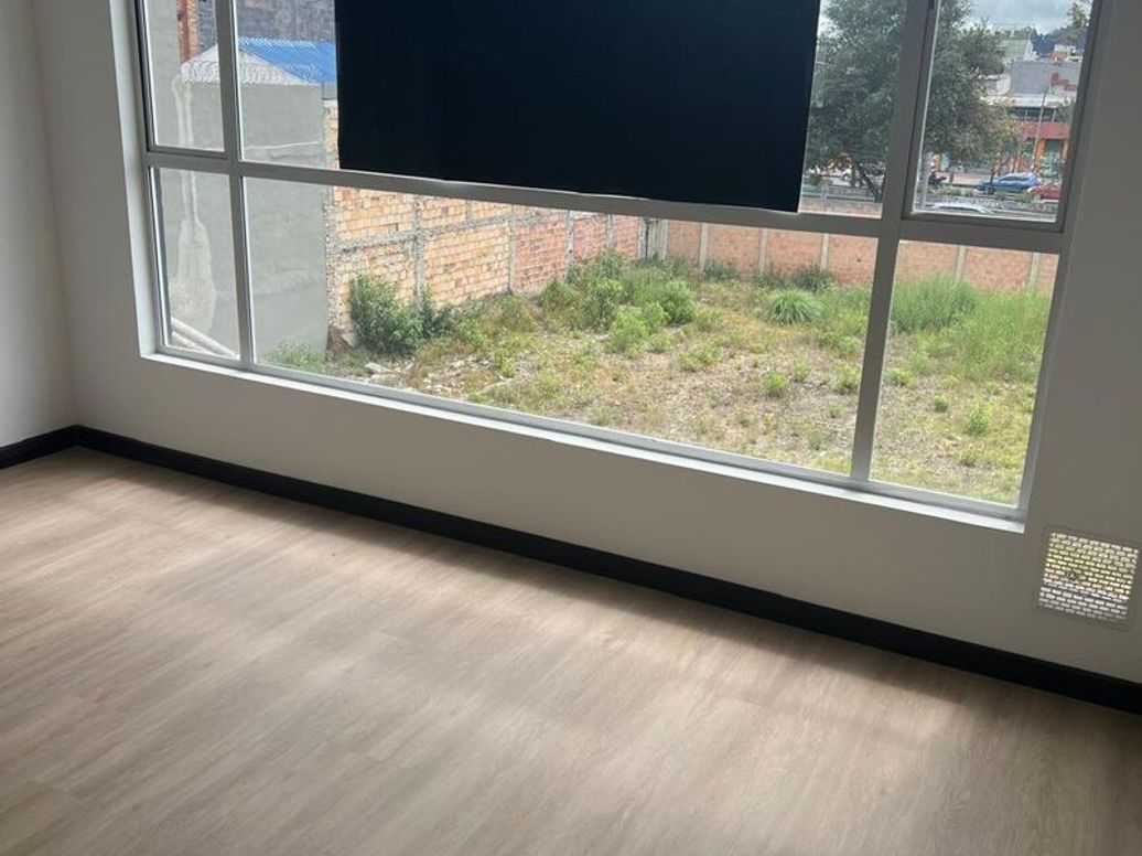 Apartaestudio en venta en La Española, Bogotá, 40 m² · foto 2 de 9