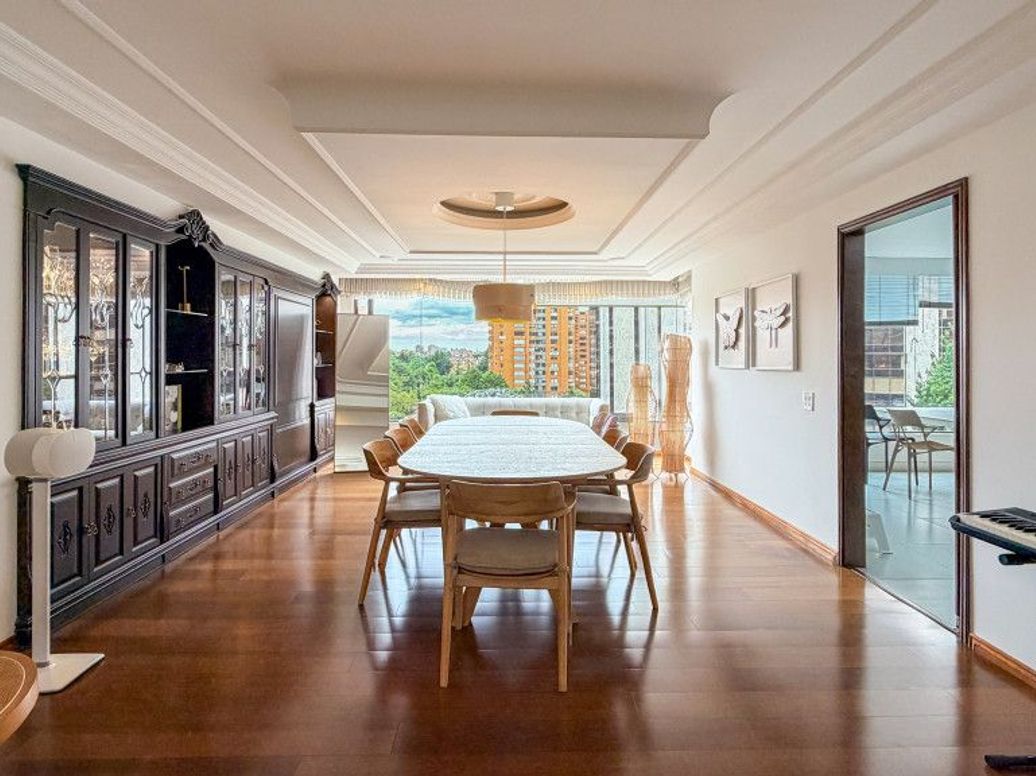 Apartamento de 4 alcobas en venta en La Carolina, Bogotá, 371 m² · foto 3 de 20