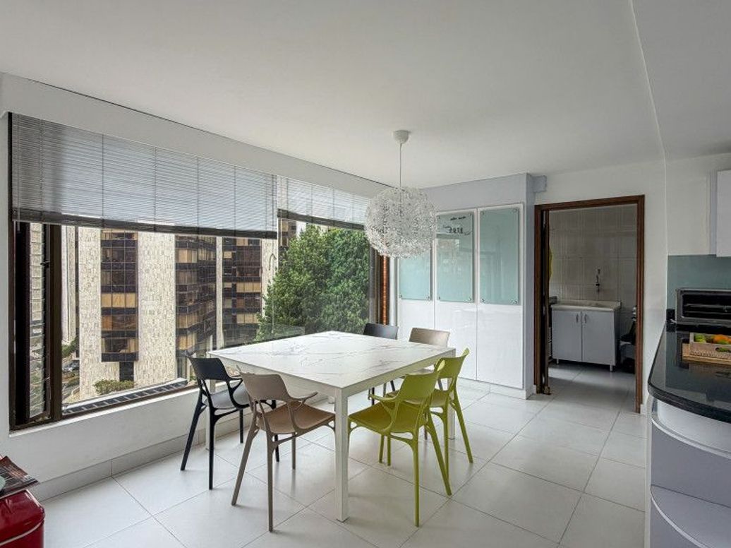 Apartamento de 4 alcobas en venta en La Carolina, Bogotá, 371 m² · foto 4 de 20