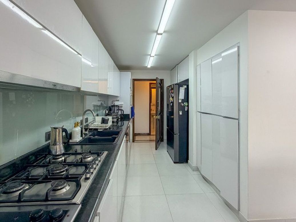 Apartamento de 4 alcobas en venta en La Carolina, Bogotá, 371 m² · foto 6 de 20