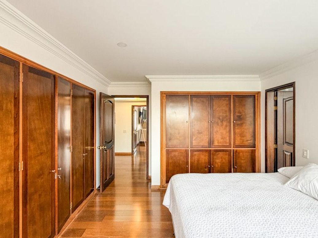 Apartamento de 4 alcobas en venta en La Carolina, Bogotá, 371 m² · foto 17 de 20