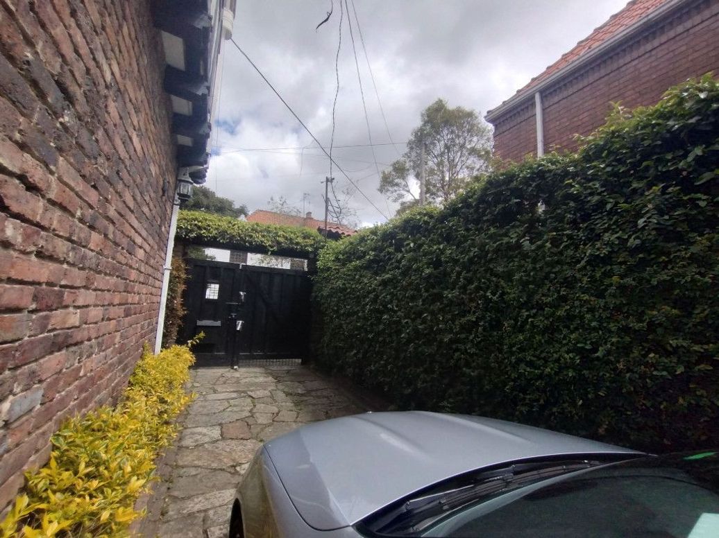 Casa de 5 alcobas en venta en La Magdalena, Bogotá, 398 m² · foto 3 de 20