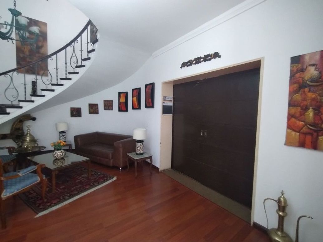 Casa de 5 alcobas en venta en La Magdalena, Bogotá, 398 m² · foto 4 de 20