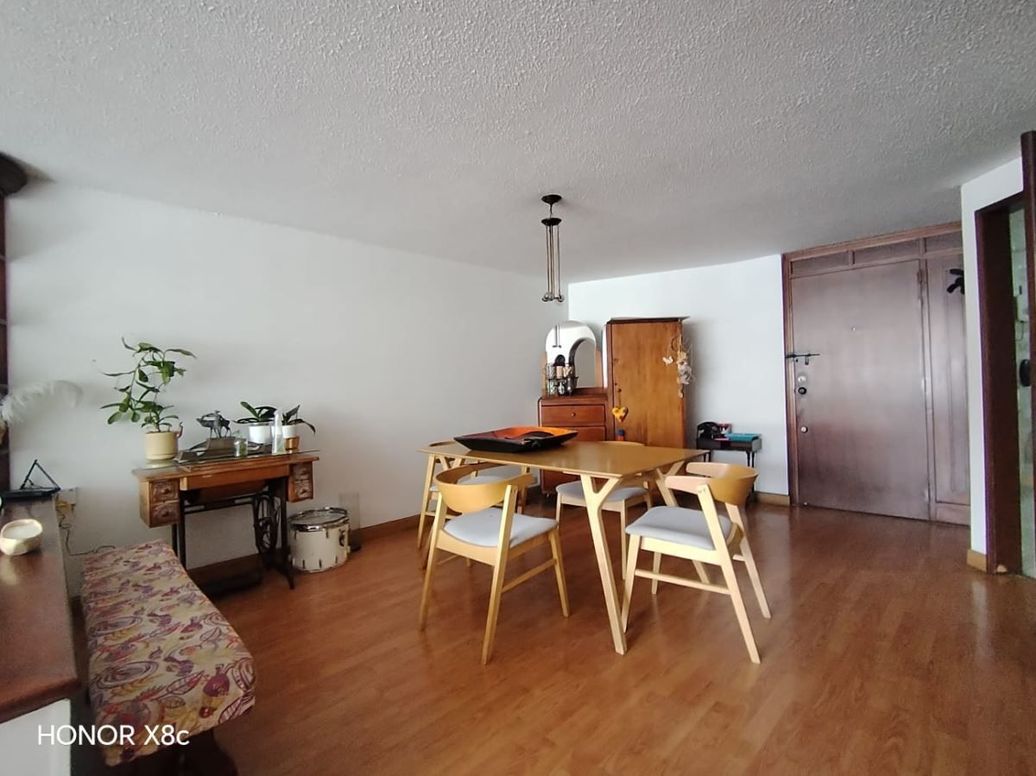 Apartamento de 2 alcobas en venta en Santa Paula, Bogotá, 92 m² · foto 2 de 20