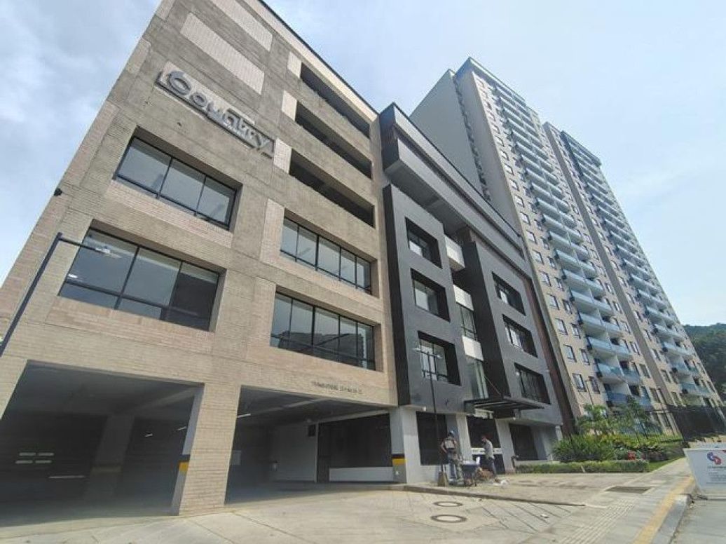 APARTAMENTO EN ARRIENDO en Cr Club House Gold
