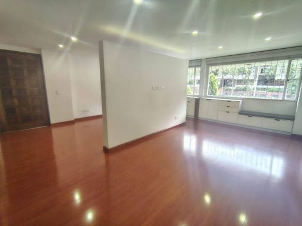 Apartaestudio en venta en Santa Barbara Central, Bogotá, 50 m² · foto 5 de 20