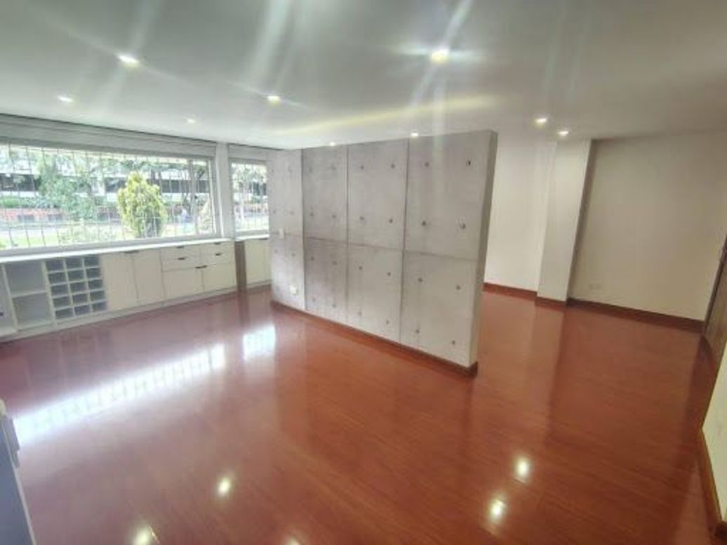 Apartaestudio en venta en Santa Barbara Central, Bogotá, 50 m² · foto 8 de 20
