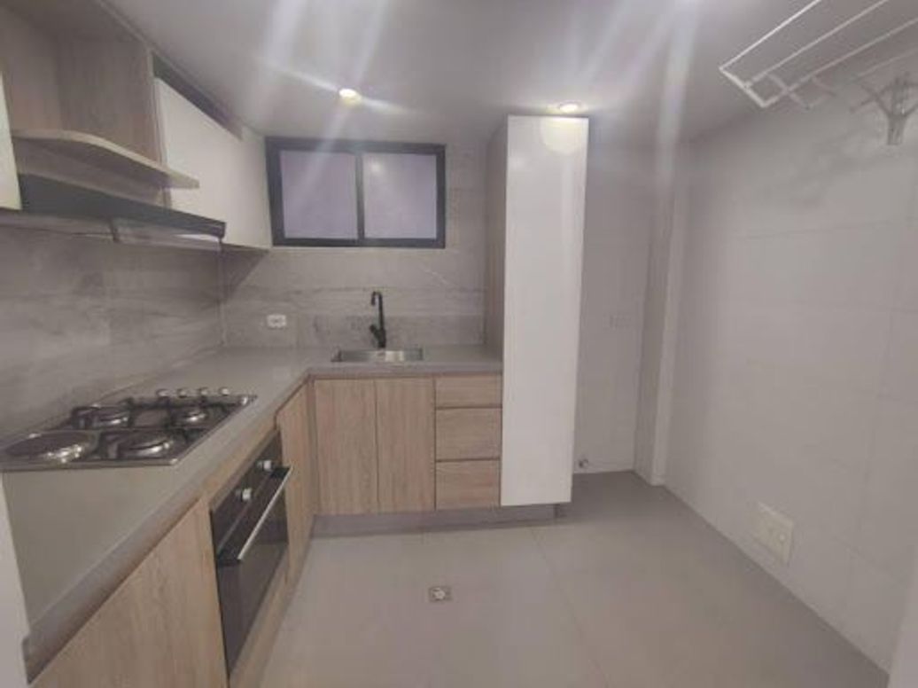 Apartaestudio en venta en Santa Barbara Central, Bogotá, 50 m² · foto 10 de 20