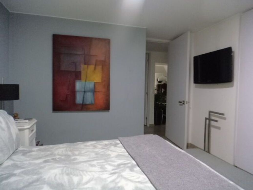 Apartamento de 3 alcobas en venta en Santa Barbara Central, Bogotá, 119 m² · foto 10 de 20