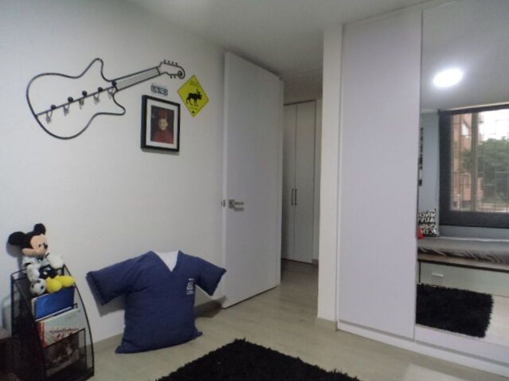 Apartamento de 3 alcobas en venta en Santa Barbara Central, Bogotá, 119 m² · foto 14 de 20