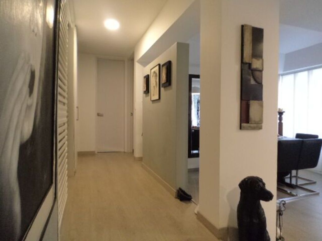Apartamento de 3 alcobas en venta en Santa Barbara Central, Bogotá, 119 m² · foto 8 de 20