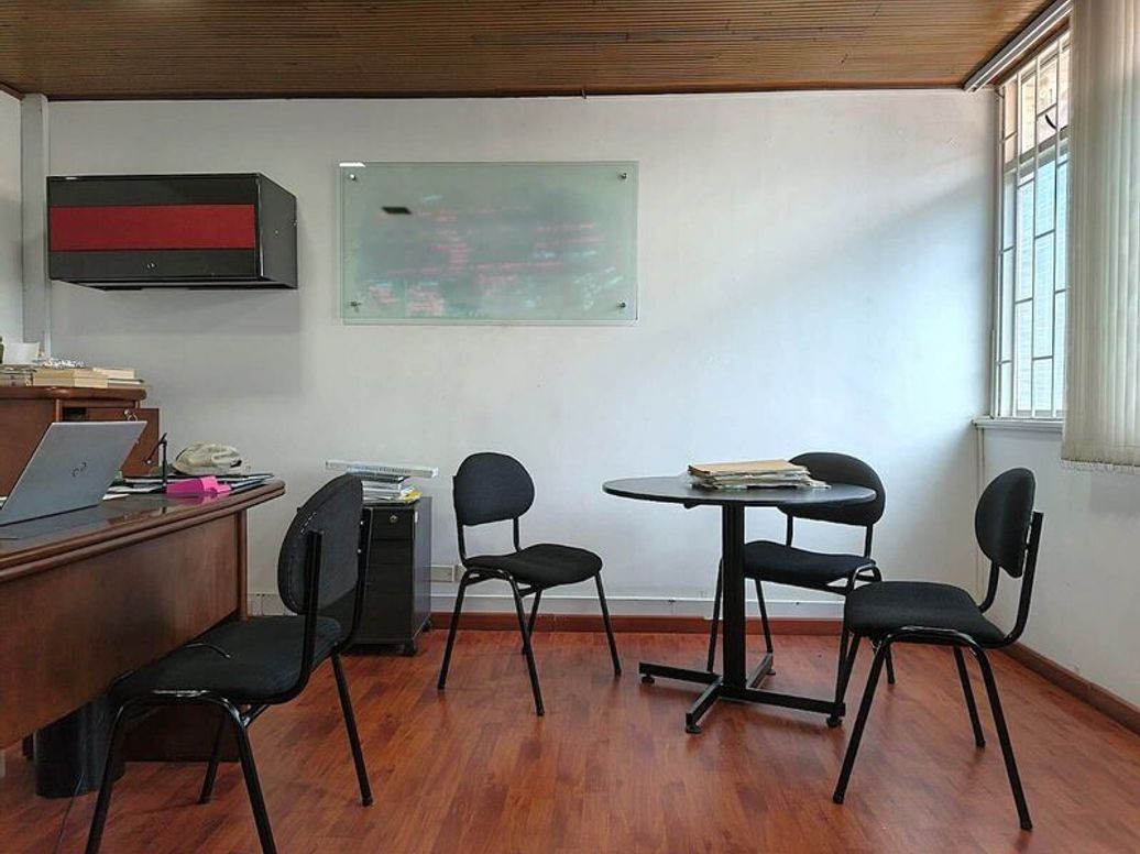 Casa de 11 alcobas en venta en La Soledad, Bogotá, 400 m² · foto 13 de 20