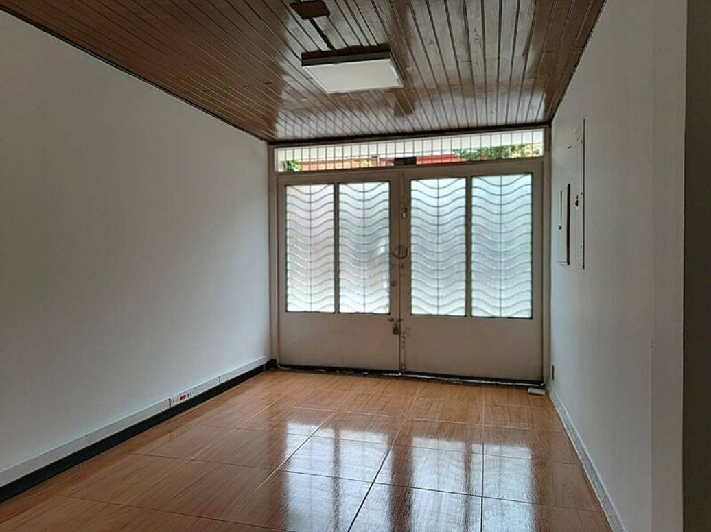 Casa de 11 alcobas en venta en La Soledad, Bogotá, 400 m² · foto 10 de 20