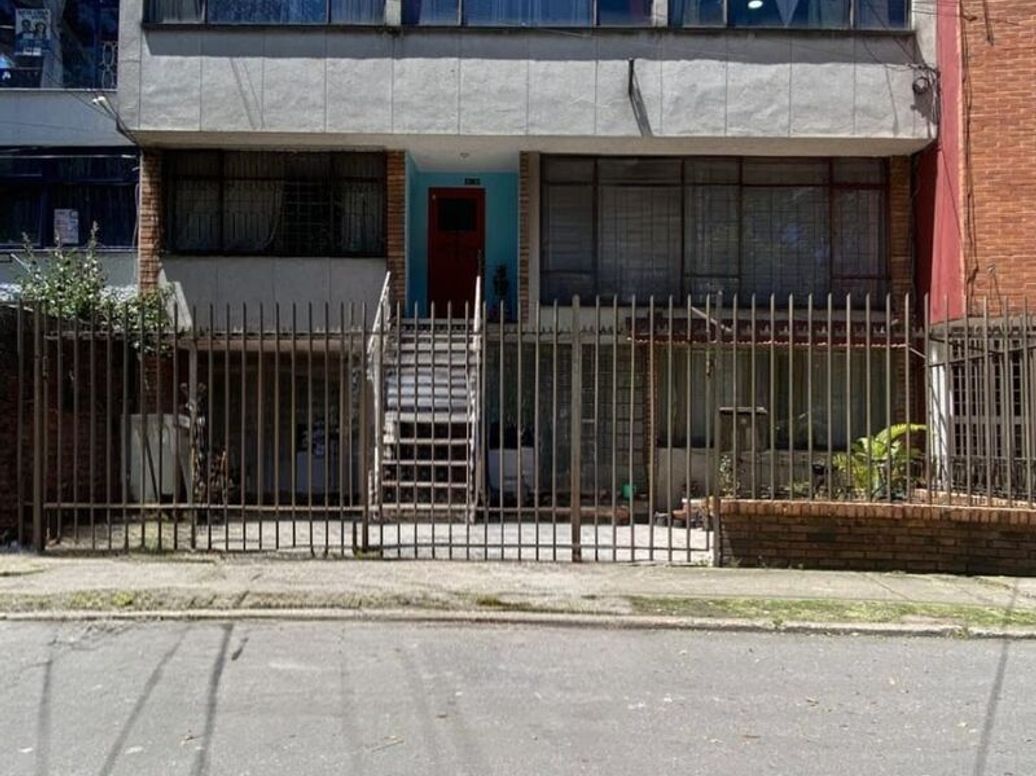 Casa de 7 alcobas en venta en Ciudad Universitaria, Bogotá, 370 m² · foto 2 de 10