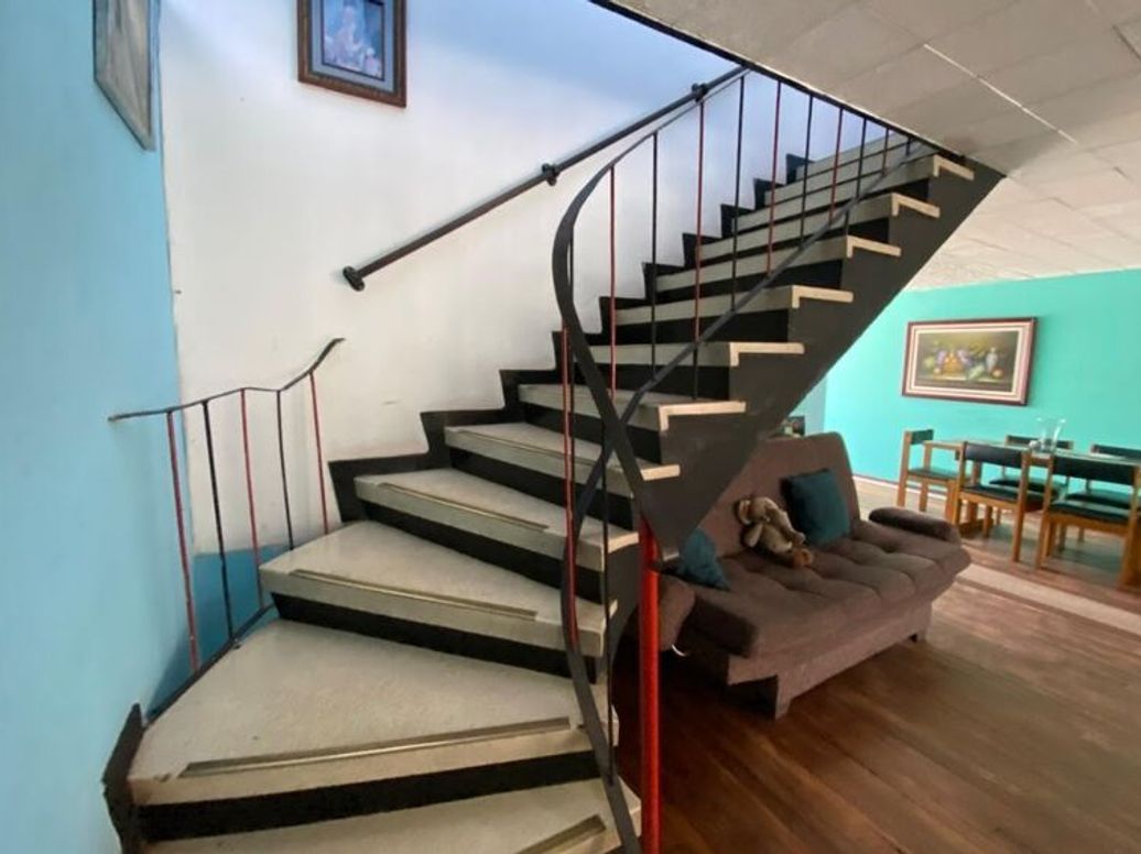 Casa de 7 alcobas en venta en Ciudad Universitaria, Bogotá, 370 m² · foto 3 de 10