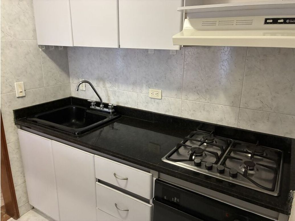 Apartamento de 2 alcobas en venta en Las Acacias, Bogotá, 64 m² · foto 4 de 17