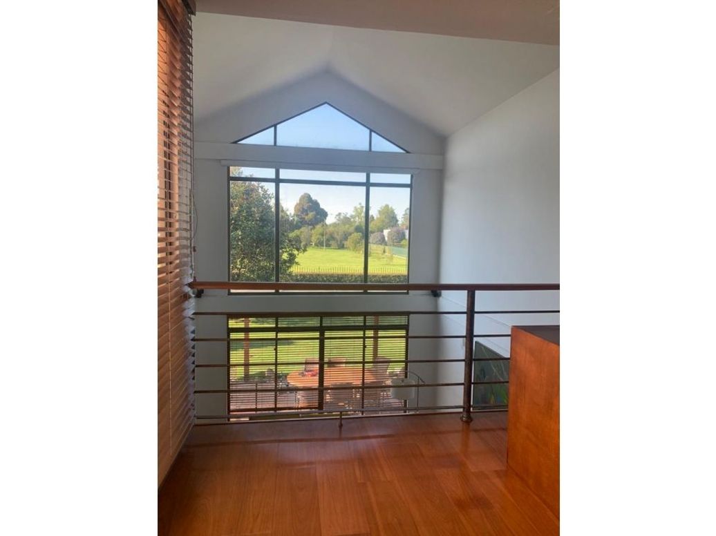 Casa de 4 alcobas en venta en Guaymaral, Bogotá, 310 m² · foto 8 de 13