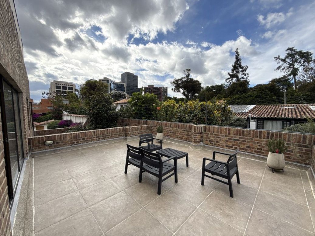 Casa de 3 alcobas en venta en Santa Barbara Alta, Bogotá, 325 m² · foto 14 de 20