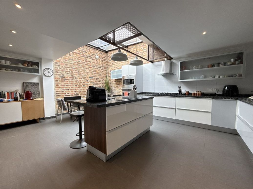 Casa de 3 alcobas en venta en Santa Barbara Alta, Bogotá, 325 m² · foto 6 de 20