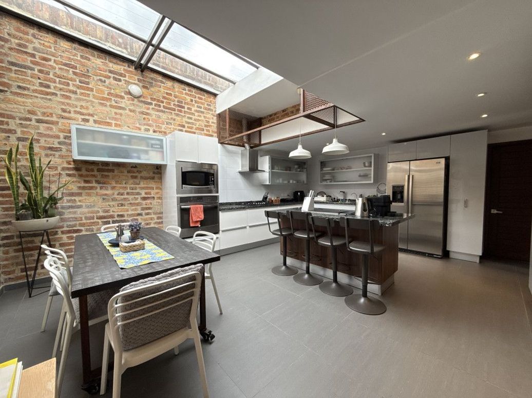 Casa de 3 alcobas en venta en Santa Barbara Alta, Bogotá, 325 m² · foto 5 de 20