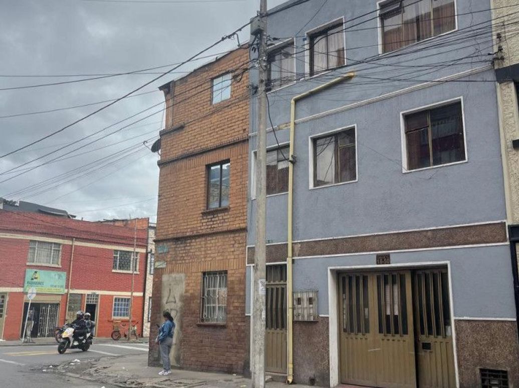 Casa de 6 alcobas en venta en Eduardo Santos, Bogotá, 161 m² · foto 2 de 20