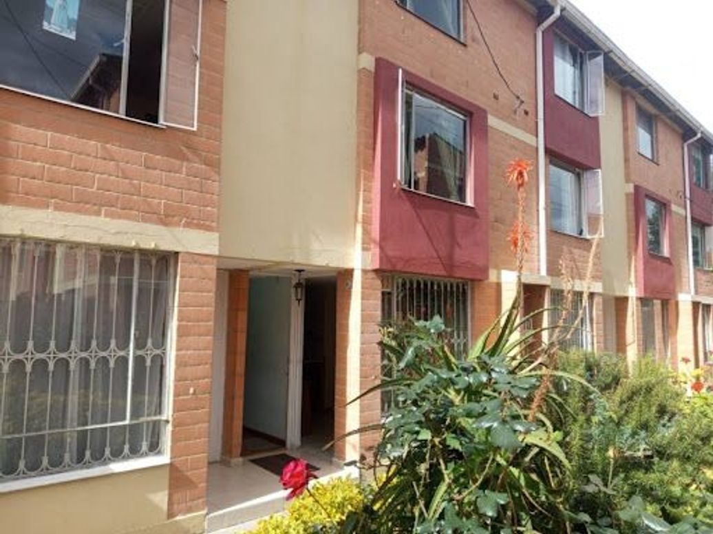 Casa de 3 alcobas en venta en Tibabuyes, Bogotá, 74 m² · foto 2 de 20