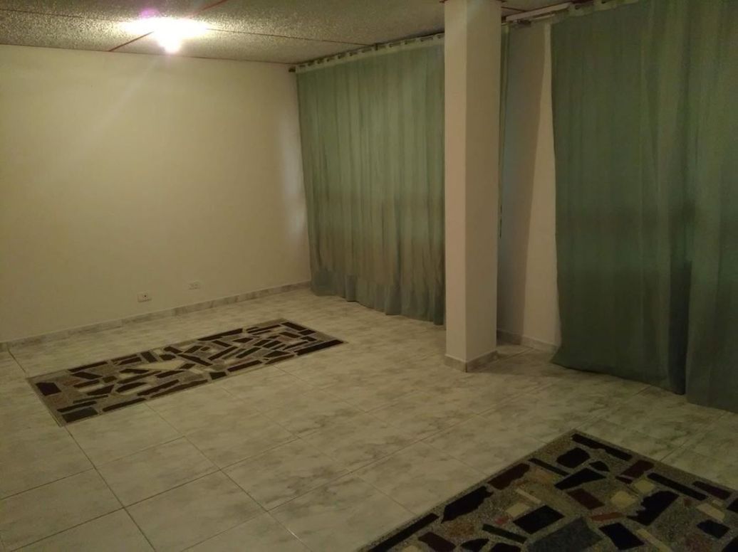 Casa de 9 alcobas en venta en Granjas Del Dorado, Bogotá, 290 m² · foto 2 de 19