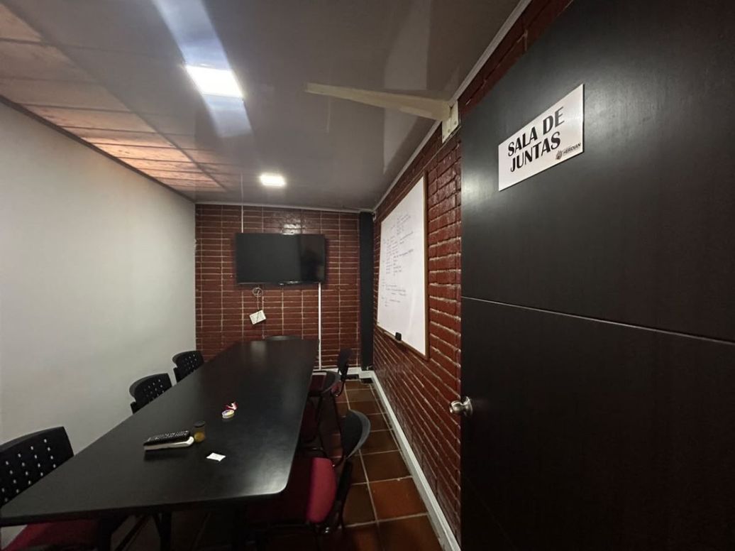 Casa de 7 alcobas en venta en La Soledad, Bogotá, 300 m² · foto 2 de 20