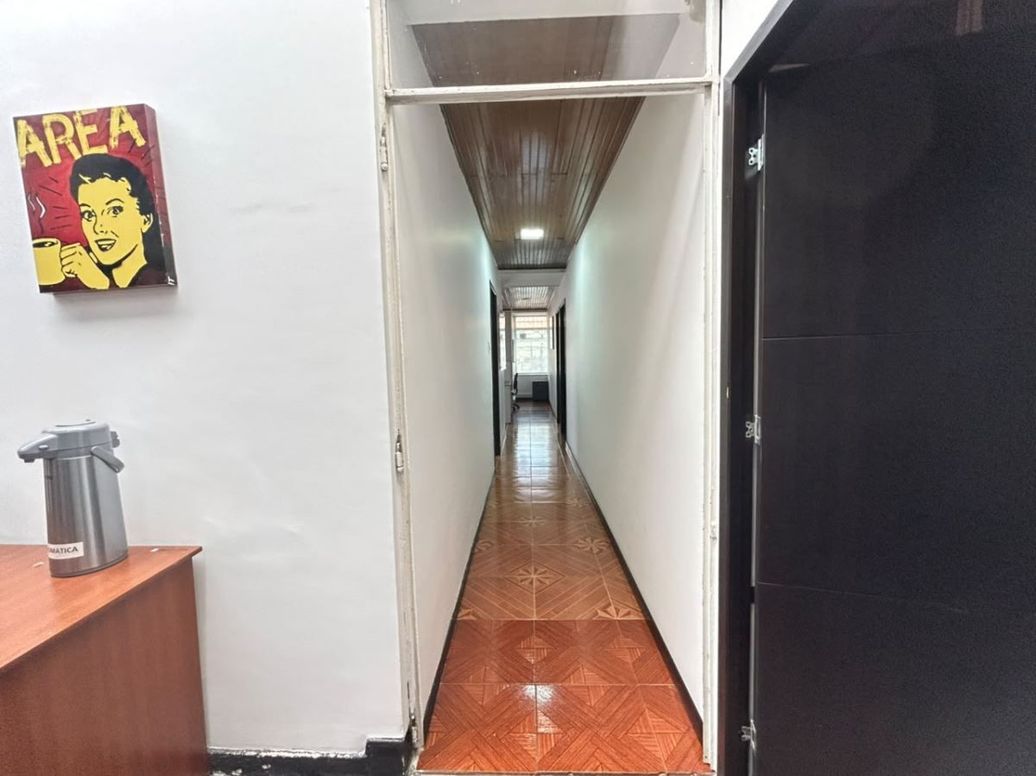 Casa de 7 alcobas en venta en La Soledad, Bogotá, 300 m² · foto 6 de 20