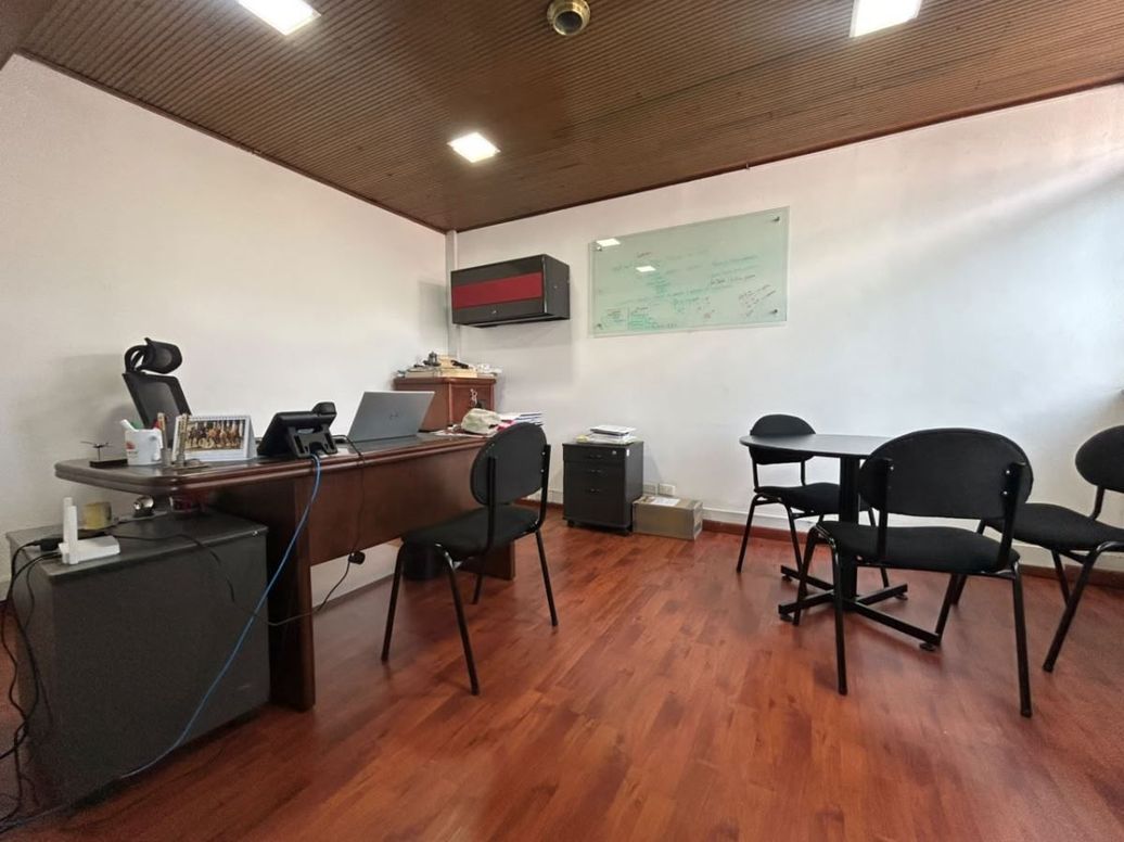 Casa de 7 alcobas en venta en La Soledad, Bogotá, 300 m² · foto 11 de 20
