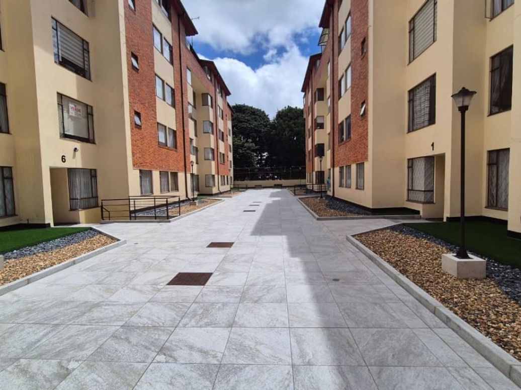 Apartamento de 2 alcobas en arriendo en Santa Teresa, Bogotá, 46 m² · foto 2 de 20