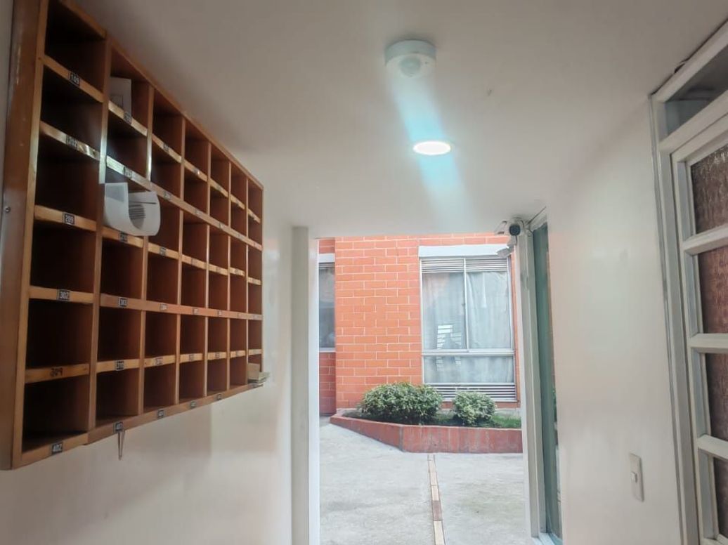 Apartamento de 2 alcobas en venta en Abraham Lincoln, Bogotá, 47 m² · foto 4 de 20