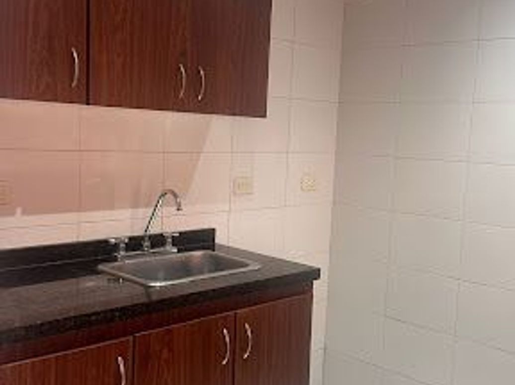 Apartaestudio en arriendo en Santa Barbara Occidental, Bogotá, 36 m² · foto 2 de 14