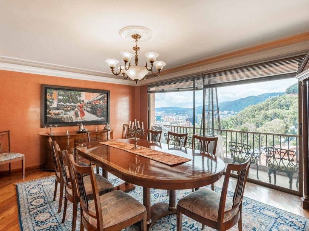 Apartamento de 4 alcobas en venta en El Refugio, Bogotá, 288 m² · foto 4 de 20