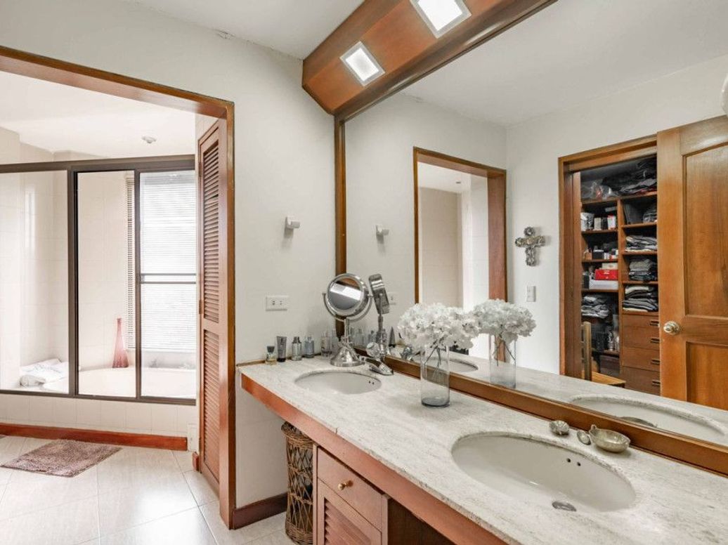 Apartamento de 4 alcobas en venta en El Refugio, Bogotá, 288 m² · foto 18 de 20