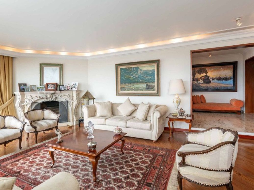 Apartamento de 4 alcobas en venta en El Refugio, Bogotá, 288 m² · foto 3 de 20